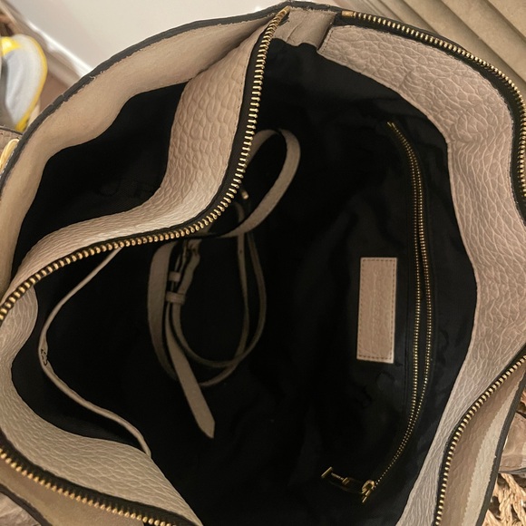 Burberry SG Grain Check Dewsbury Tote, Light Gray in color - Picture 2 of 4